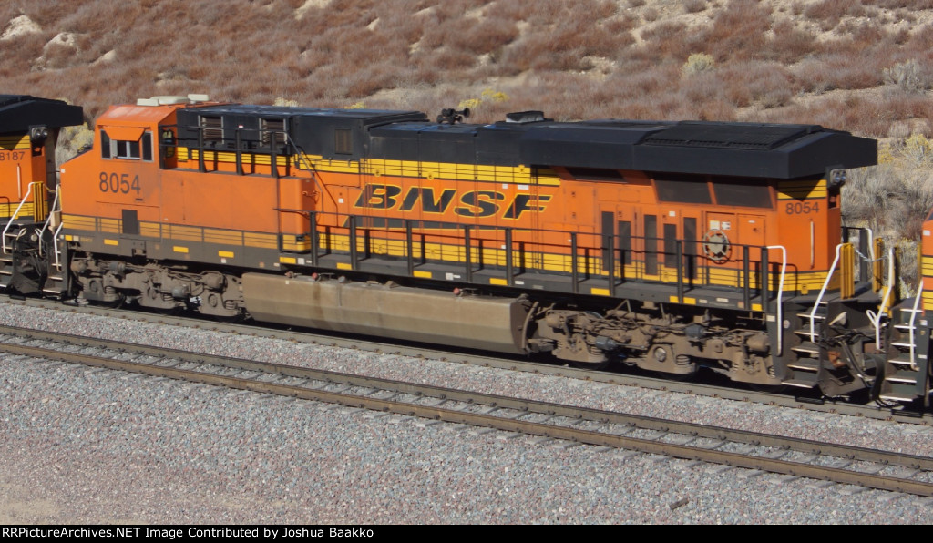 BNSF 8054